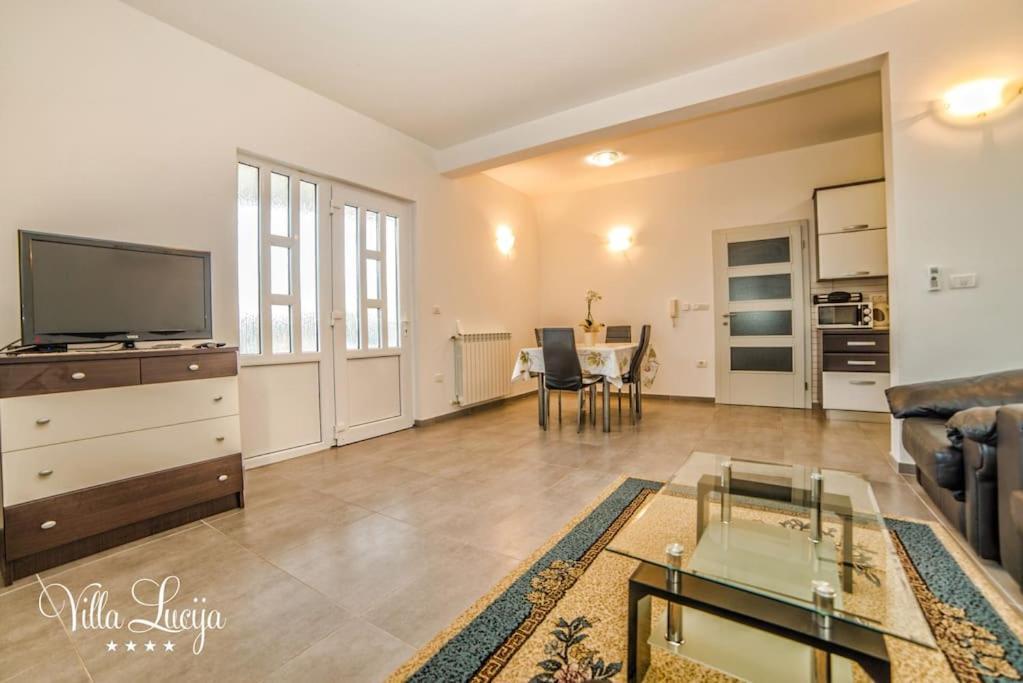 Villa Lucija Pula Eksteriør billede